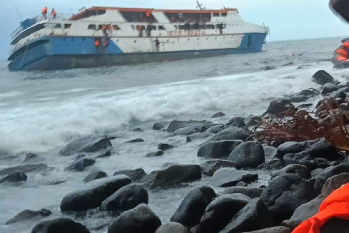 KM Intim Teratai Karam di Perairan Makian Maluku Utara, Tim SAR Berpacu Evakuasi