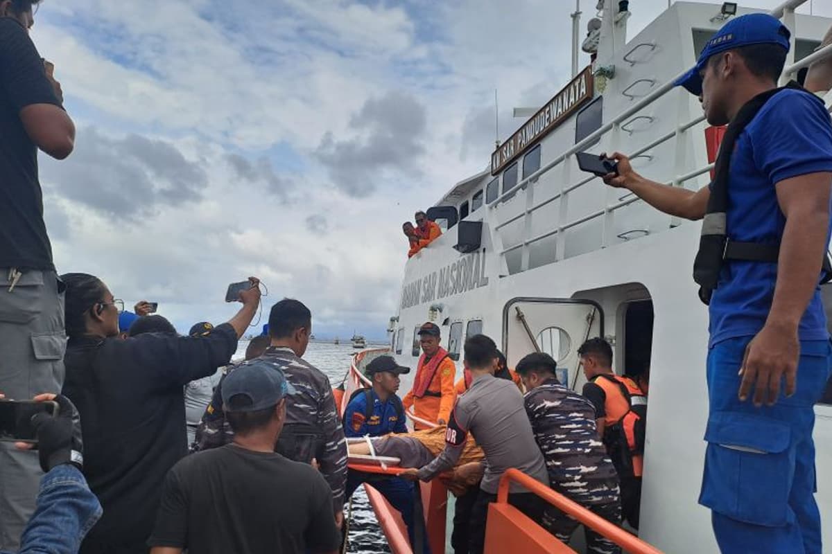 Tim SAR Selamatkan 246 Penumpang KM Intim Teratai yang Karam  di Makian Maluku Utara