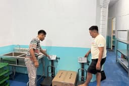 Dari Pena ke Dapur Gizi: Jejak Jurnalis Husen Hamid Bangun Harapan di Pelosok Taliabu